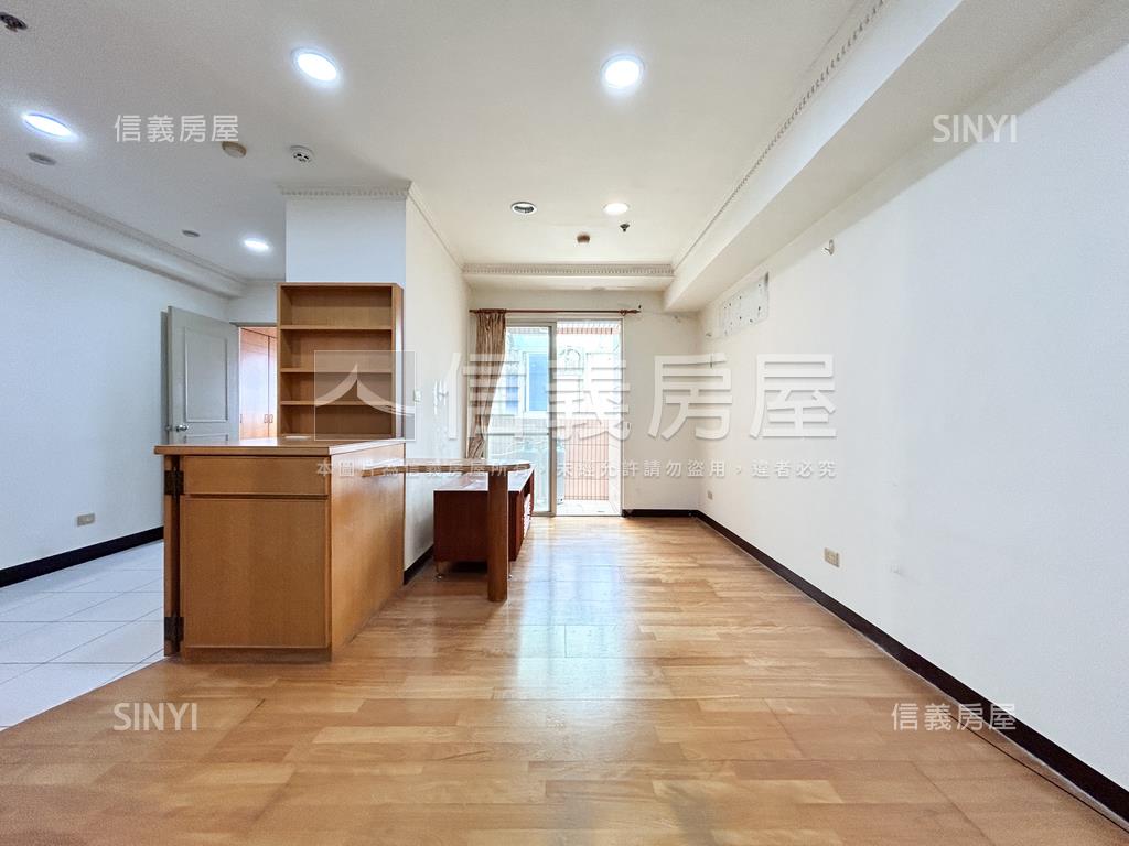 新春街加州稀有釋一房一廳房屋室內格局與周邊環境