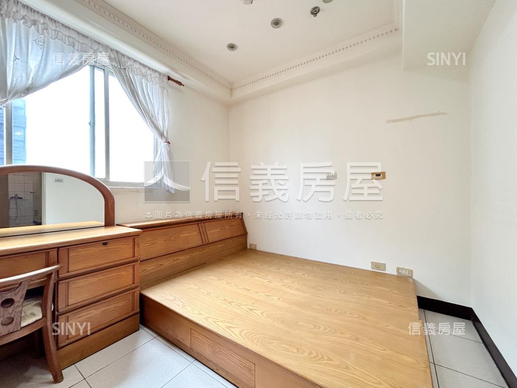 新春街加州稀有釋一房一廳房屋室內格局與周邊環境
