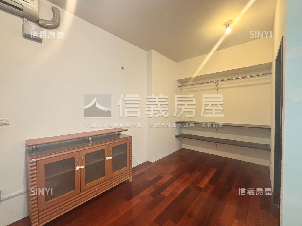 凡爾賽低樓大空間三面採光房屋室內格局與周邊環境