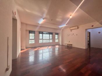 凡爾賽低樓大空間三面採光