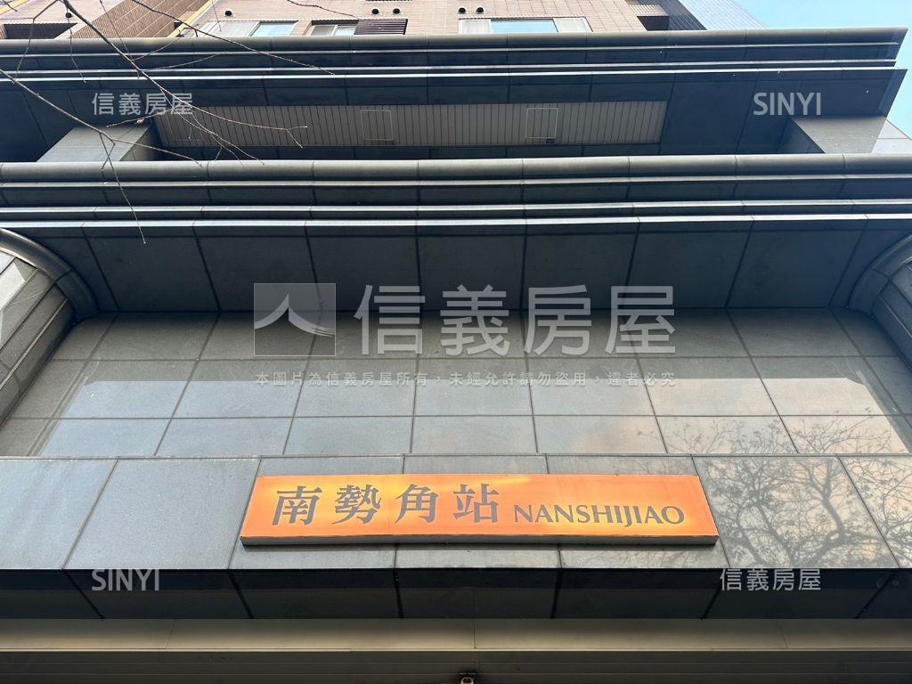捷運高樓電梯２房釋出房屋室內格局與周邊環境