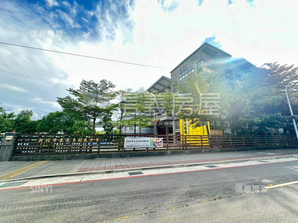 捷運中正路醒目金店面房屋室內格局與周邊環境