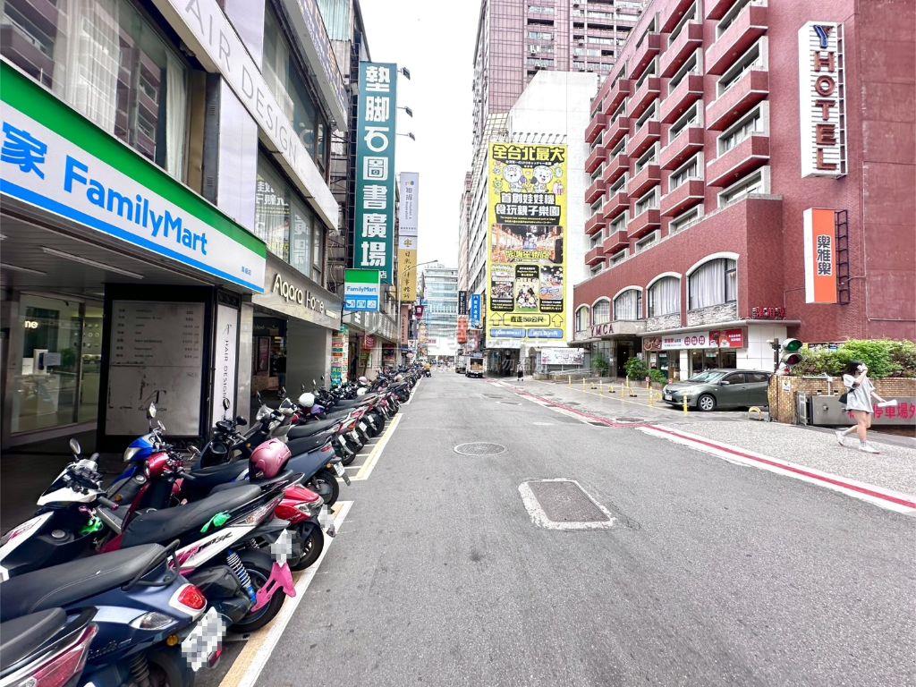北車站前黃金２樓店辦房屋室內格局與周邊環境