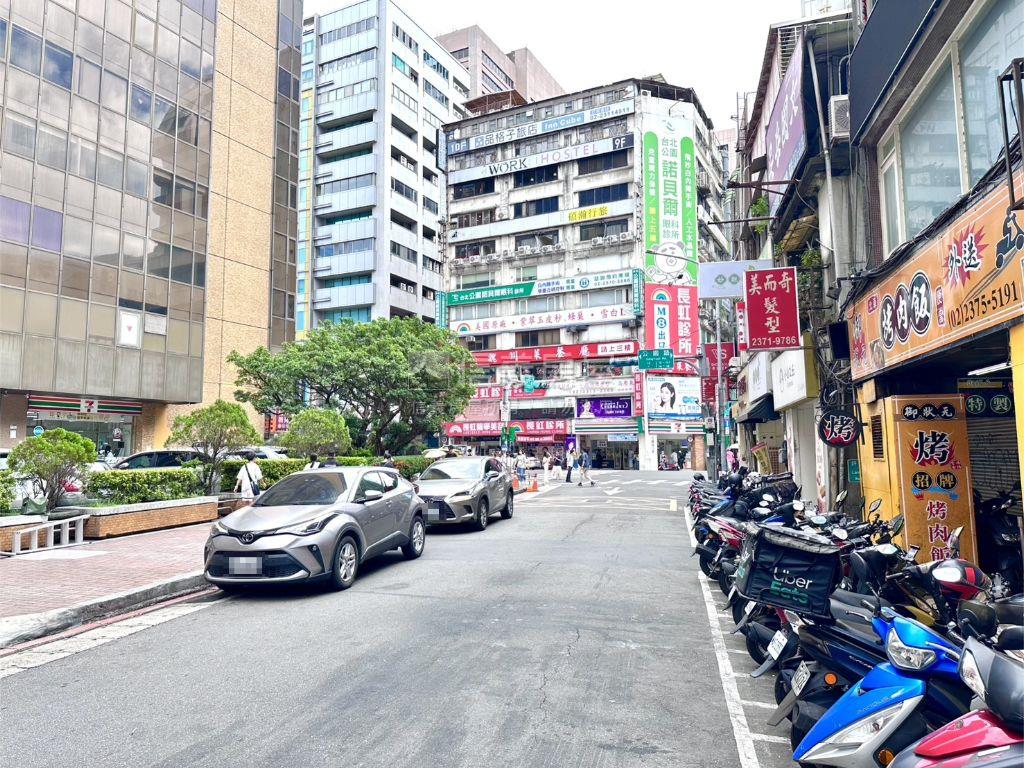 北車站前黃金２樓店辦房屋室內格局與周邊環境