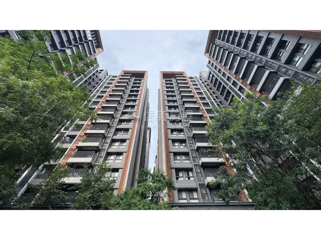 專任～聚作精裝二房二衛房屋室內格局與周邊環境