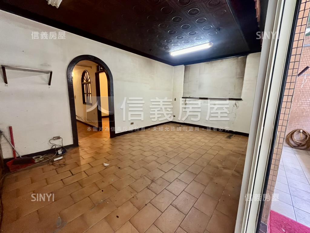 低樓層方正格局房屋室內格局與周邊環境