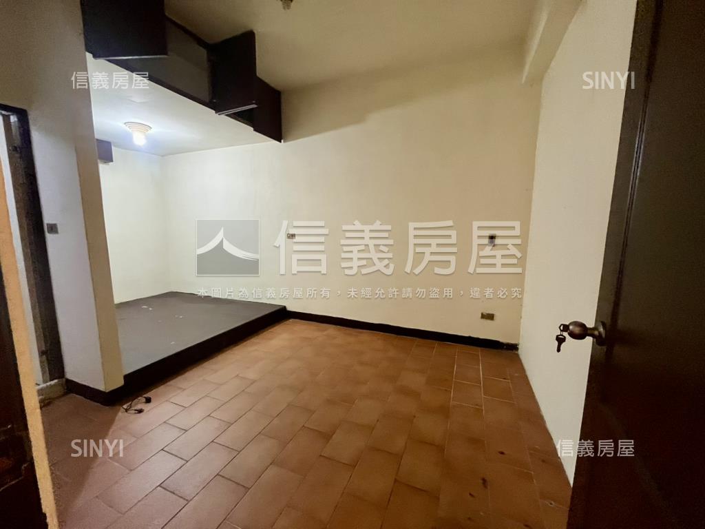 低樓層方正格局房屋室內格局與周邊環境