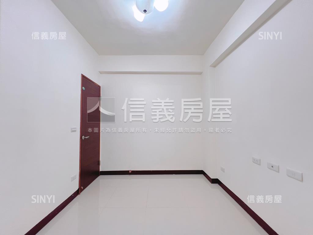 低總價南勢裝潢２樓美寓房屋室內格局與周邊環境