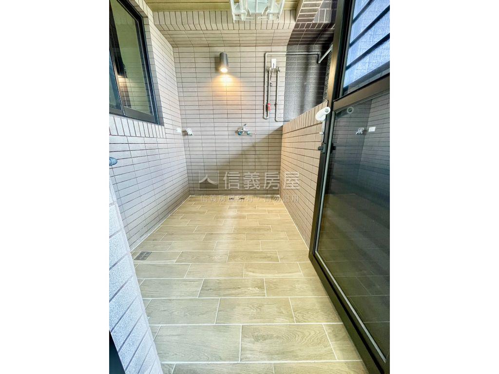 仁森１２Ｆ★兩房兩衛車位房屋室內格局與周邊環境
