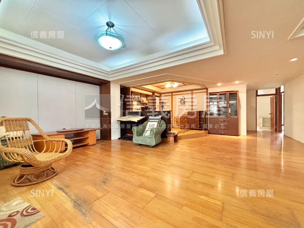 約１０米面寬大地坪透店優房屋室內格局與周邊環境