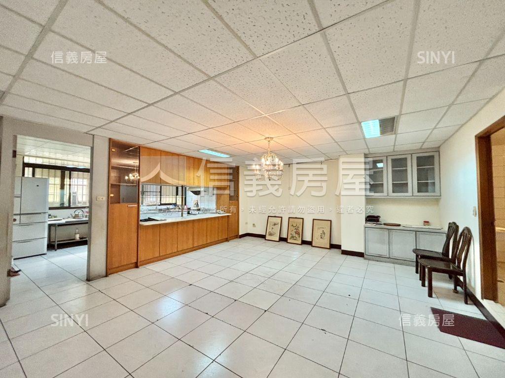 約１０米面寬大地坪透店優房屋室內格局與周邊環境