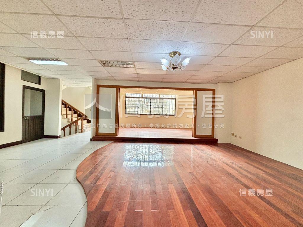 約１０米面寬大地坪透店優房屋室內格局與周邊環境