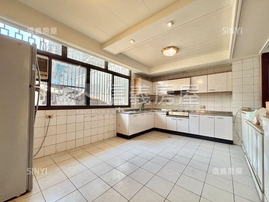 約１０米面寬大地坪透店優房屋室內格局與周邊環境