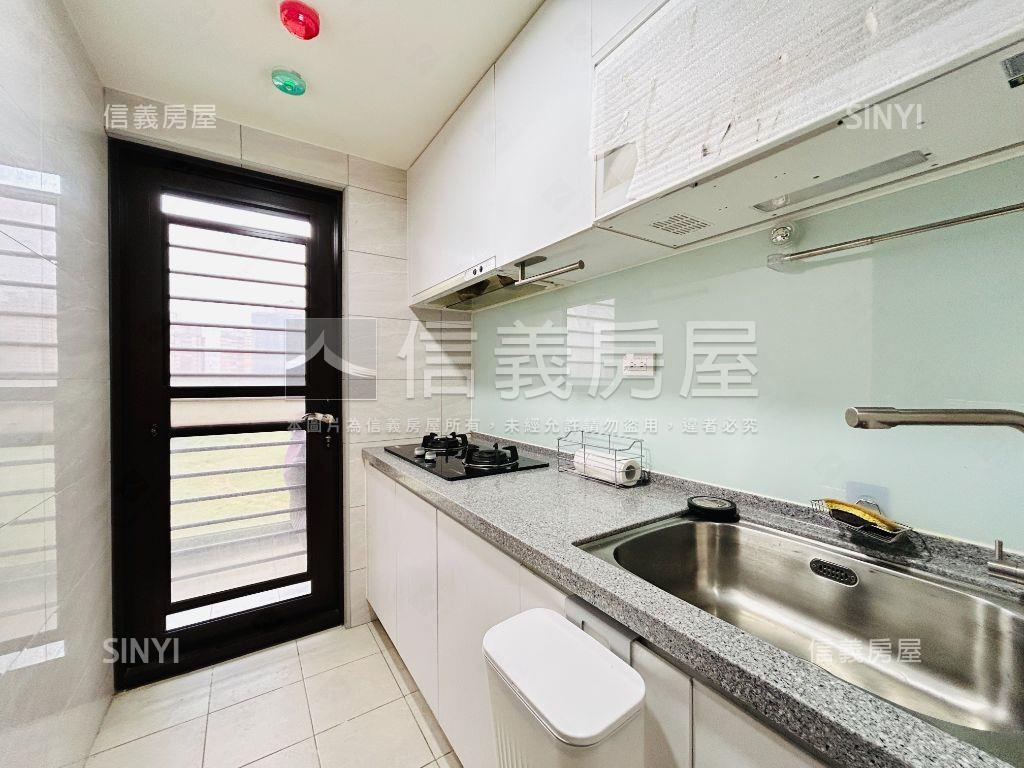 新品苑質感木質調魔術空間房屋室內格局與周邊環境