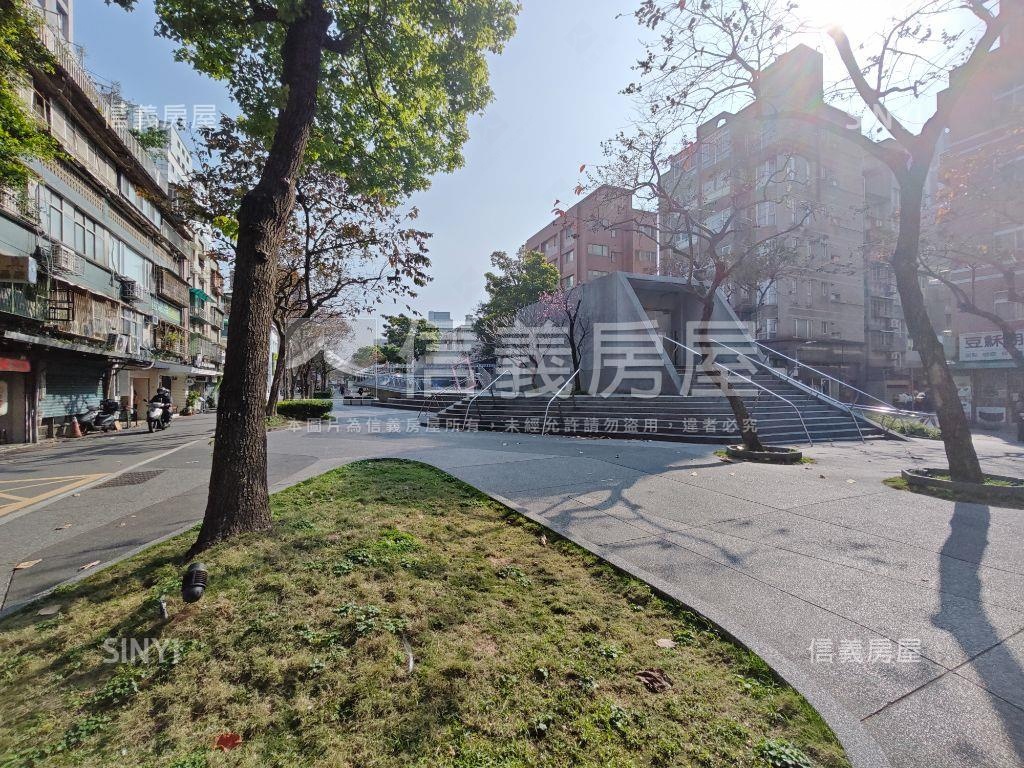 雙連捷運國賓好漾房屋室內格局與周邊環境