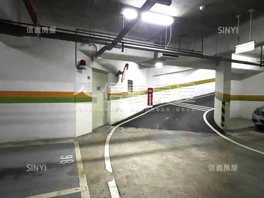 園上園精品四房附車位房屋室內格局與周邊環境