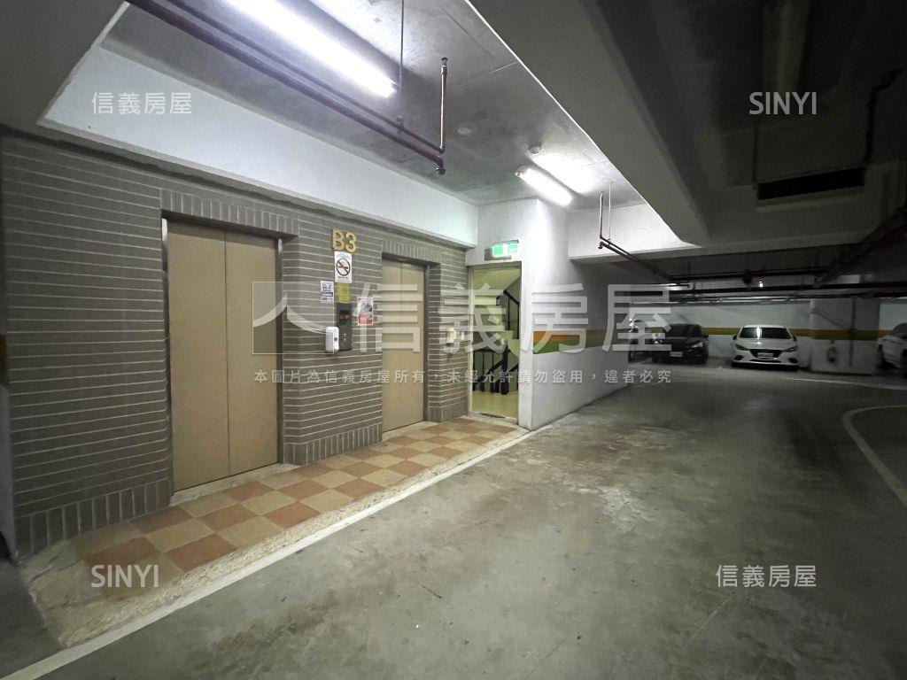 園上園精品四房附車位房屋室內格局與周邊環境