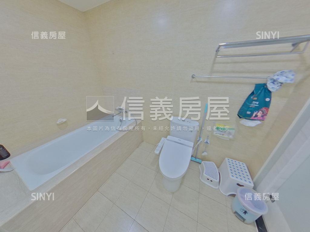 園上園精品四房附車位房屋室內格局與周邊環境