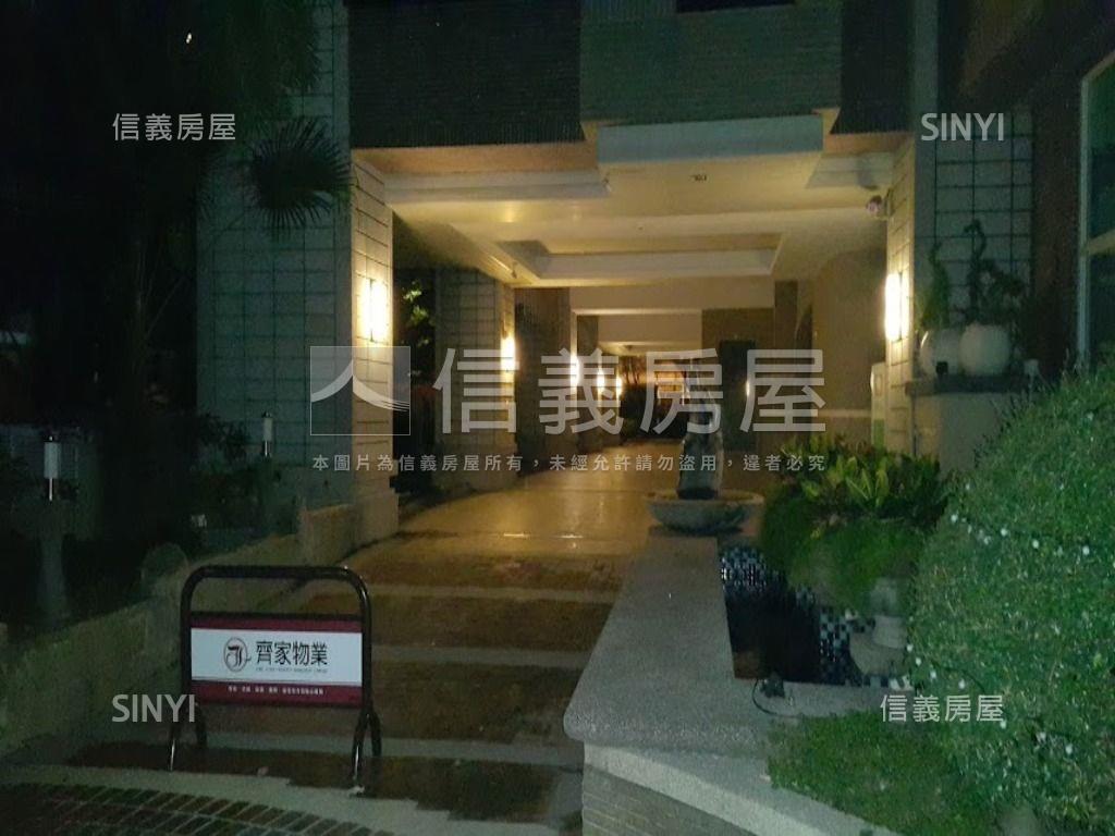 園上園精品四房附車位房屋室內格局與周邊環境