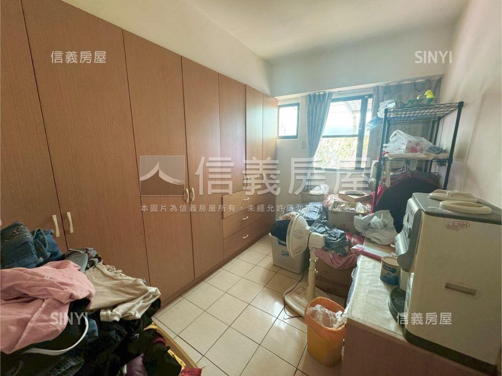 俗！太平邊間有車位透天房屋室內格局與周邊環境
