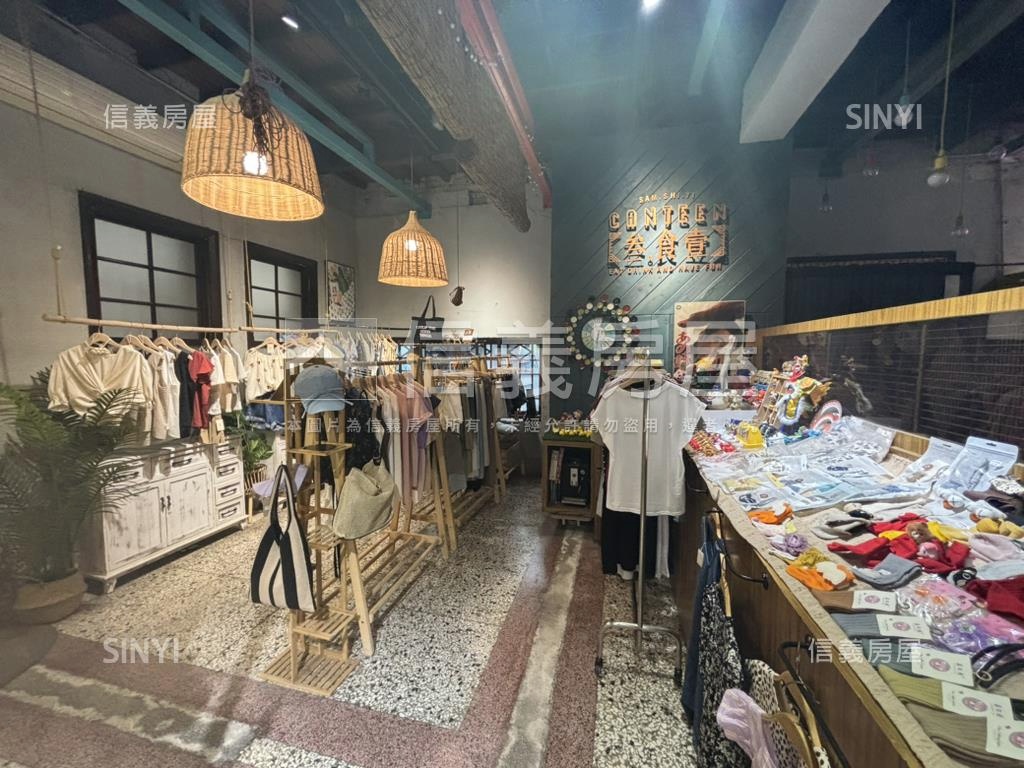 哈瑪星大面寬透店房屋室內格局與周邊環境