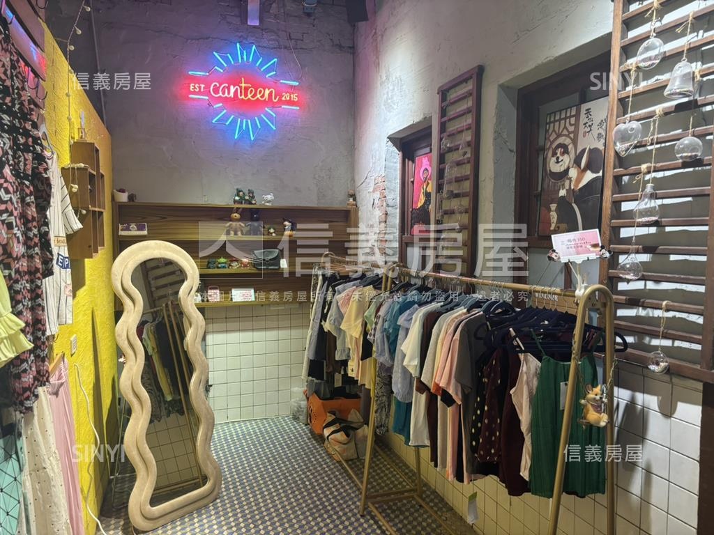 哈瑪星大面寬透店房屋室內格局與周邊環境