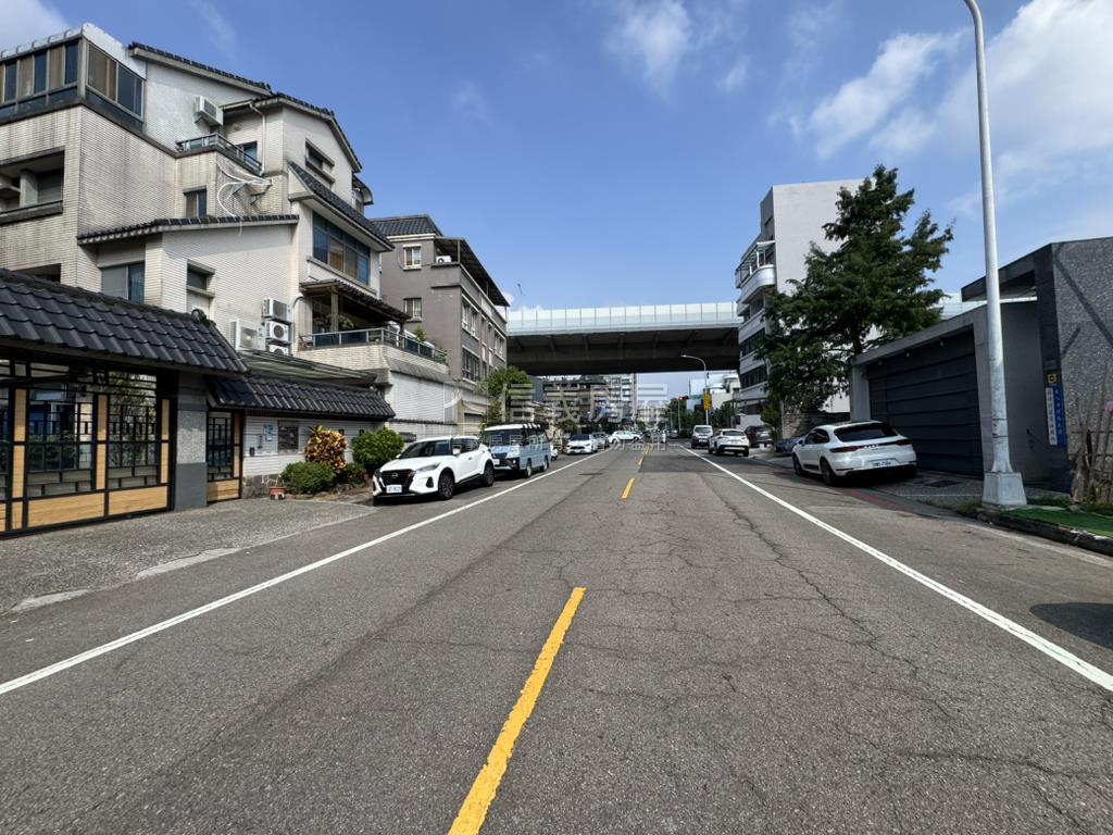 北屯區方正土地房屋室內格局與周邊環境