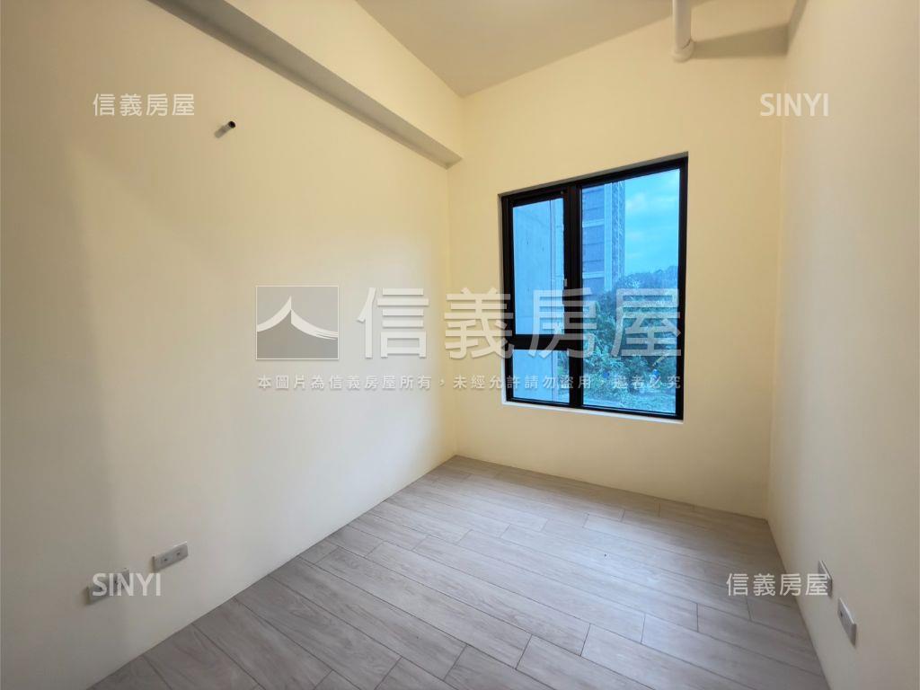 新潤花路精緻露台三房車位房屋室內格局與周邊環境