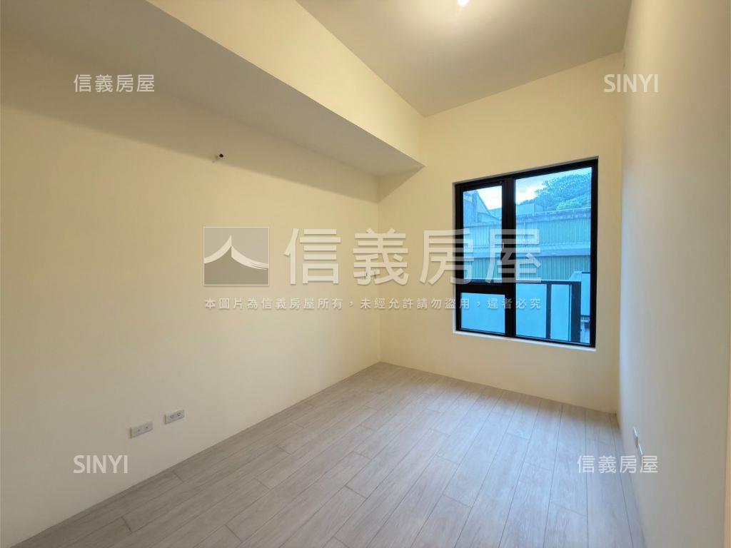 新潤花路精緻露台三房車位房屋室內格局與周邊環境