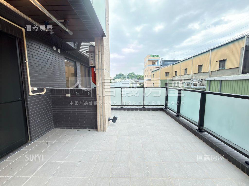 新潤花路精緻露台三房車位房屋室內格局與周邊環境