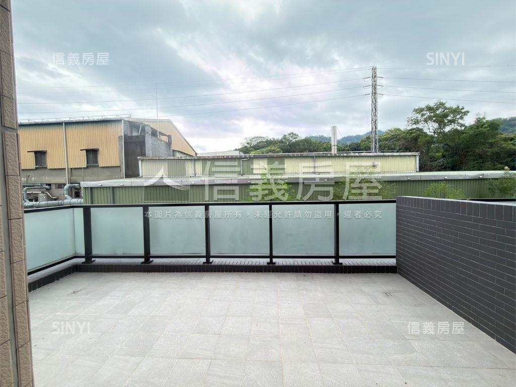 新潤花路精緻露台三房車位房屋室內格局與周邊環境