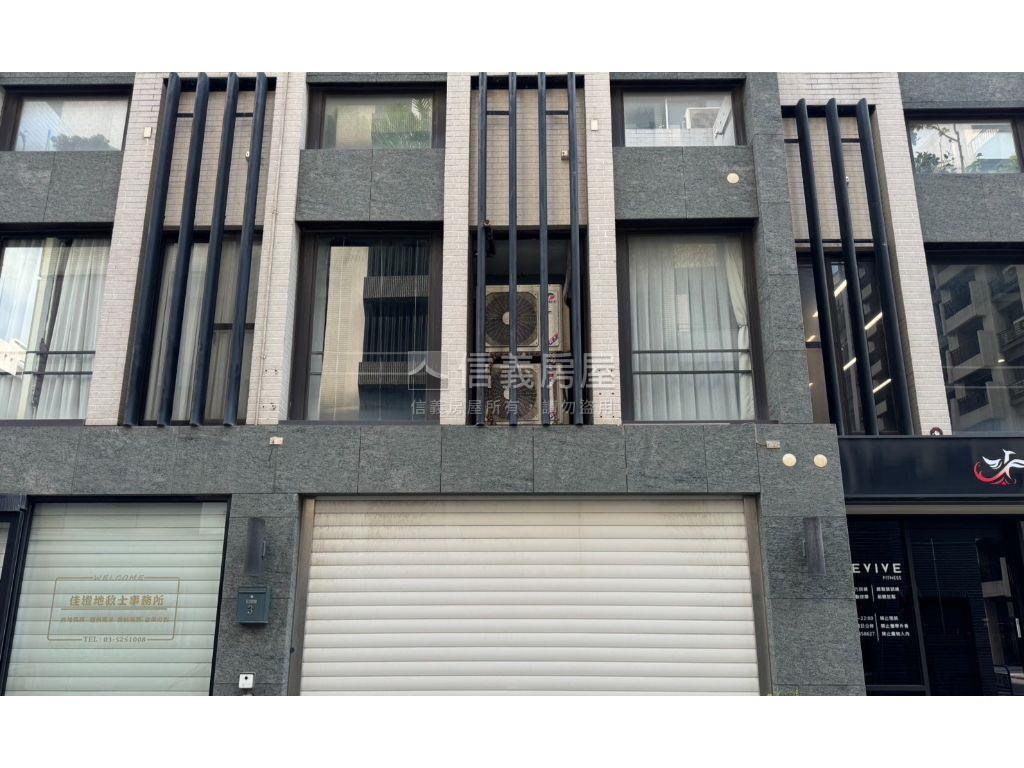 金雅。附美裝潢店住平車位房屋室內格局與周邊環境
