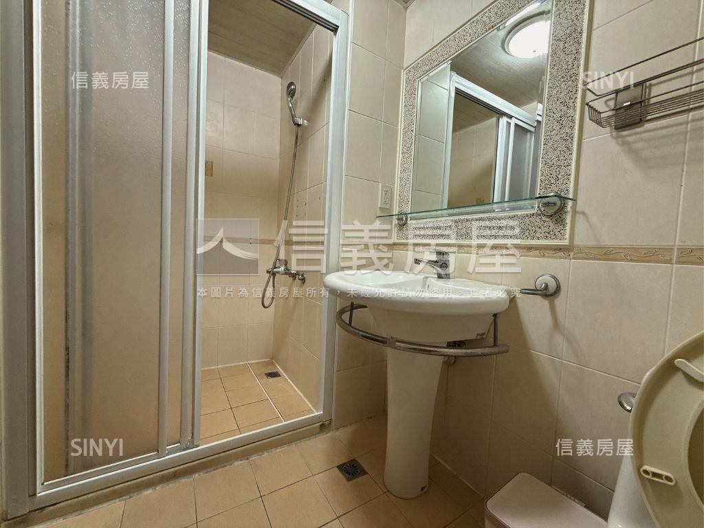 采翔天☀️陽台進出大兩房房屋室內格局與周邊環境