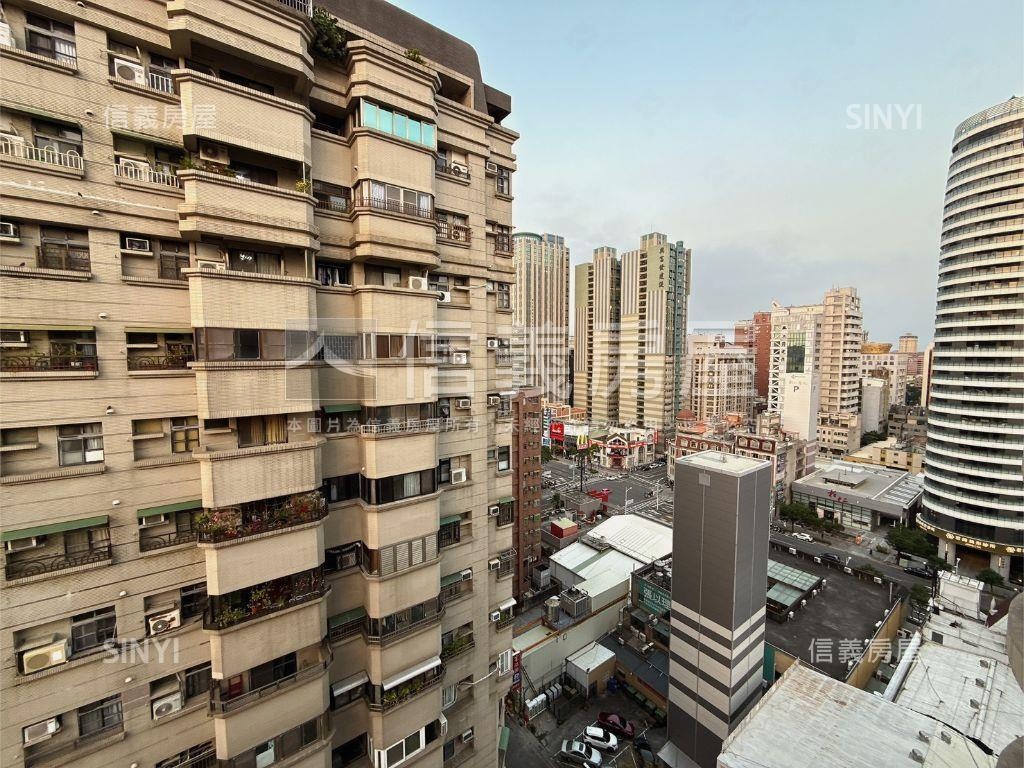 采翔天☀️陽台進出大兩房房屋室內格局與周邊環境