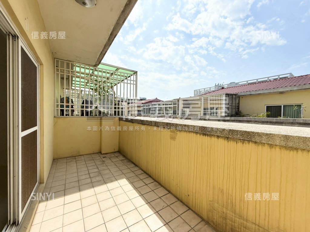 南屯震後雙車庭院花園別墅房屋室內格局與周邊環境