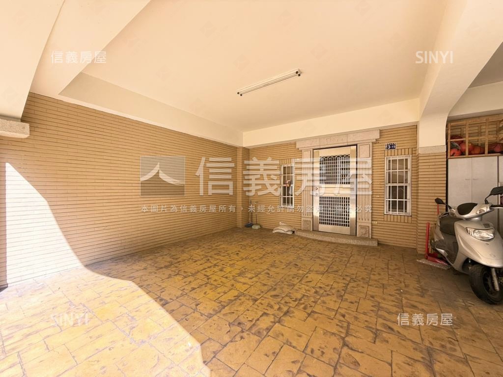 南屯震後雙車庭院花園別墅房屋室內格局與周邊環境