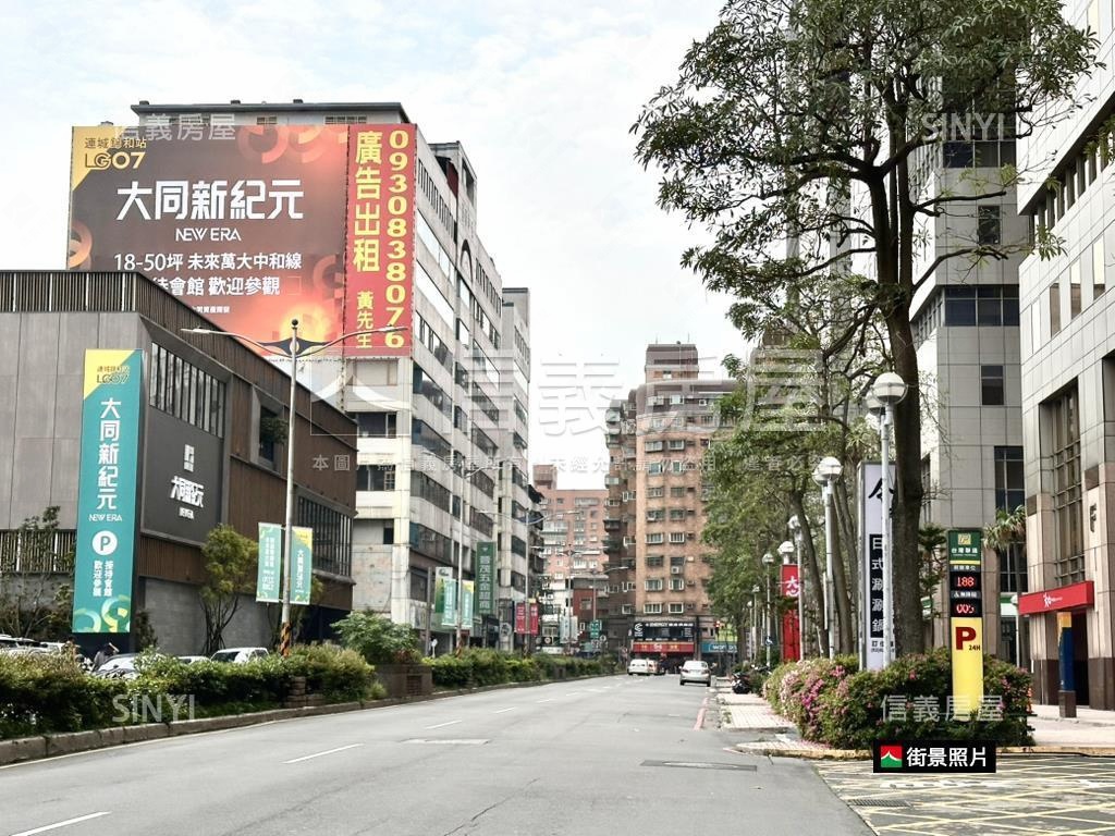 專任皇翔四房車位房屋室內格局與周邊環境