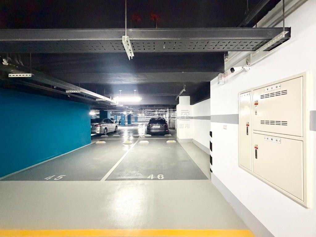 春福年年｜賺錢角窗店面Ｂ房屋室內格局與周邊環境