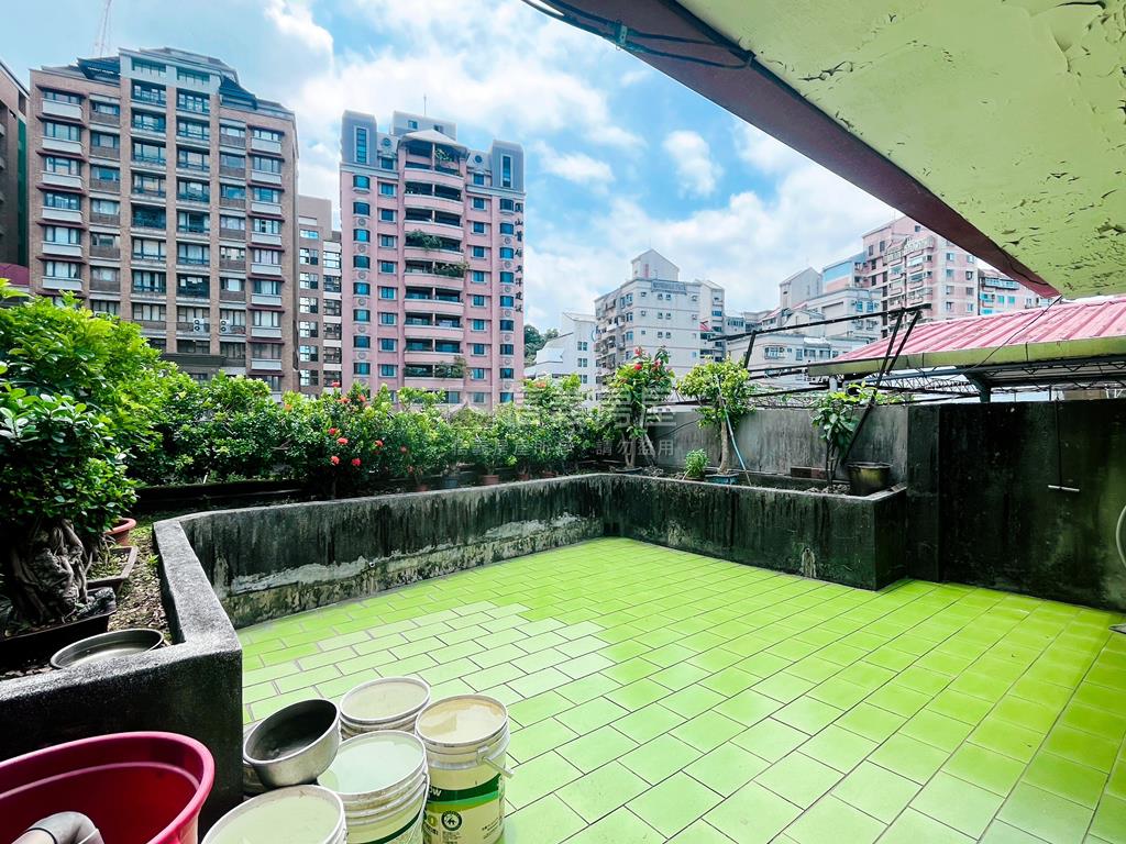 近捷運明亮公寓空中花園房屋室內格局與周邊環境