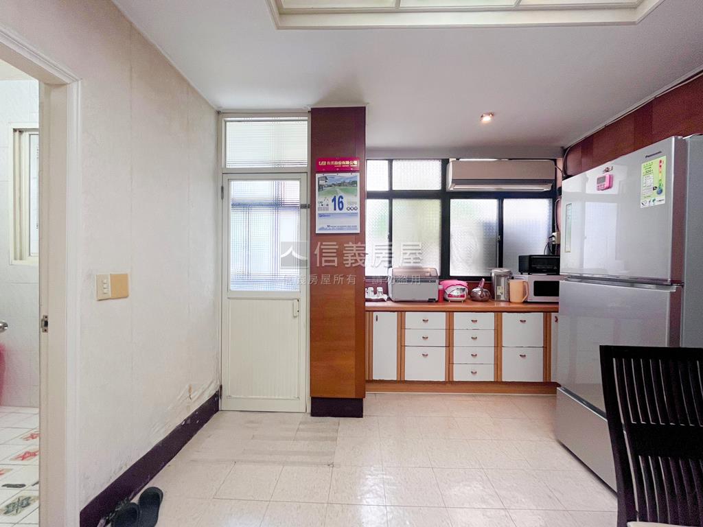 近捷運明亮公寓空中花園房屋室內格局與周邊環境