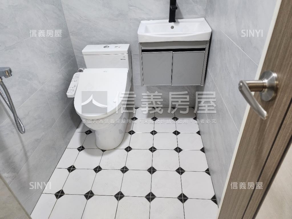 中華裝潢３房車位房屋室內格局與周邊環境