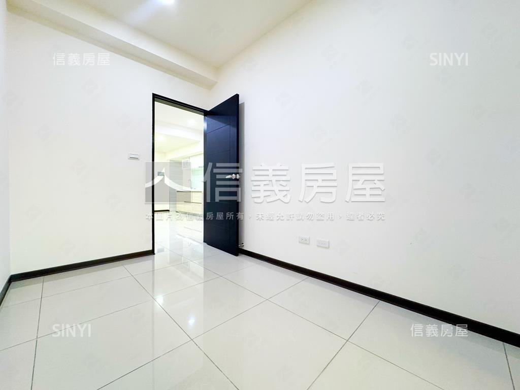 『專任金城舞３』二房車位房屋室內格局與周邊環境