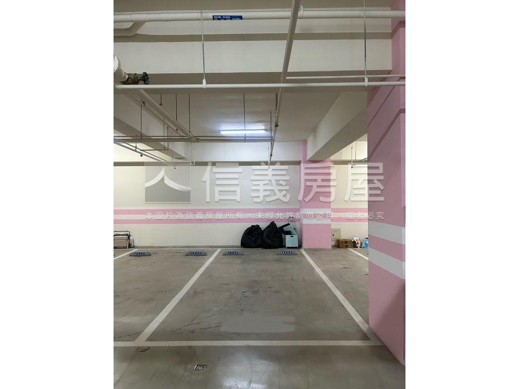 高樓景觀三房搭雙平面車位房屋室內格局與周邊環境