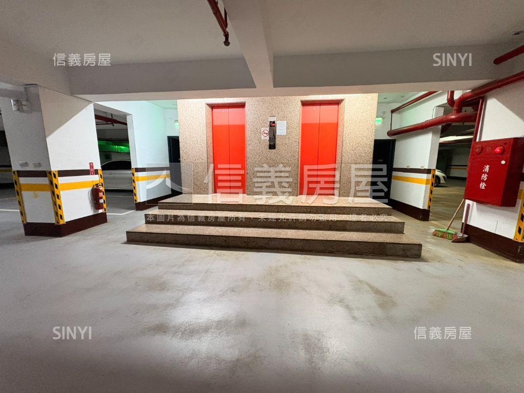 財經天廈明亮大辦公房屋室內格局與周邊環境