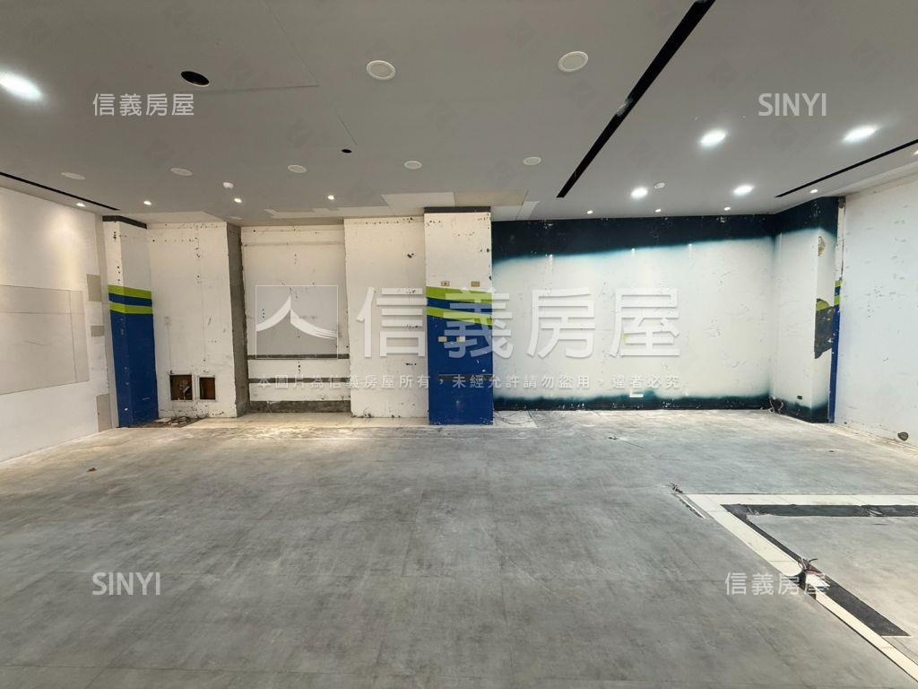 近市府捷運站大面寬金店面房屋室內格局與周邊環境