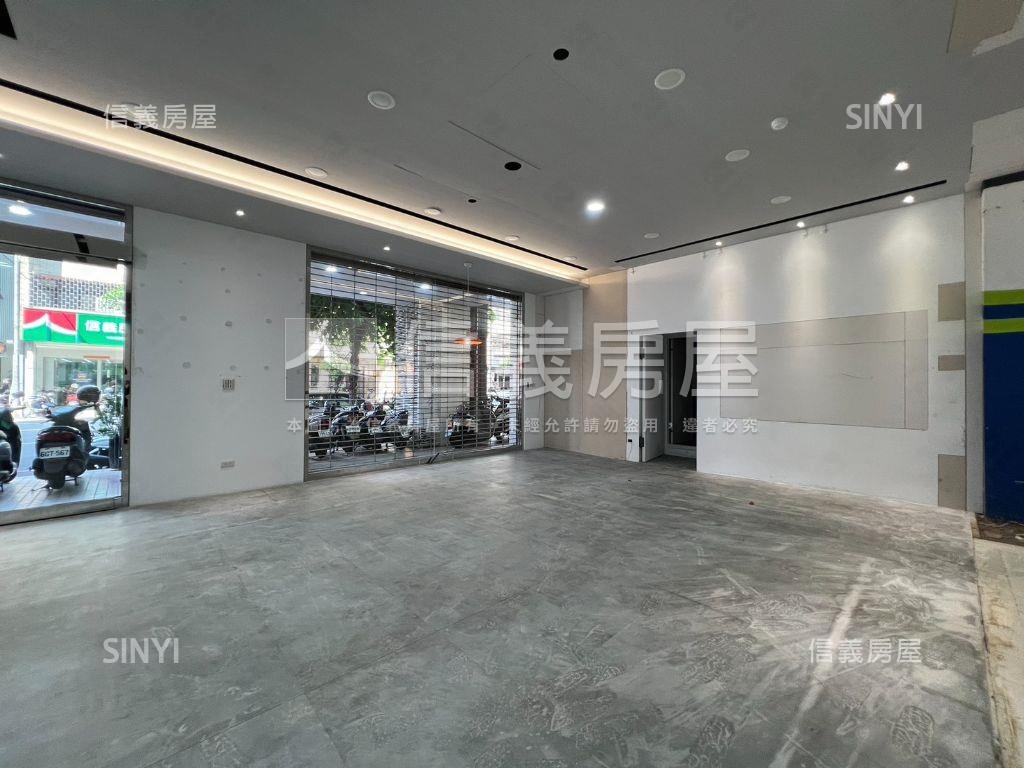 近市府捷運站大面寬金店面房屋室內格局與周邊環境