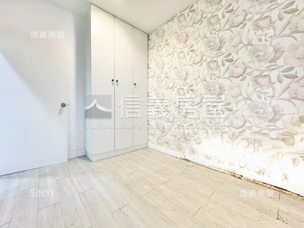 專任★近沙鹿高工臨路透天房屋室內格局與周邊環境