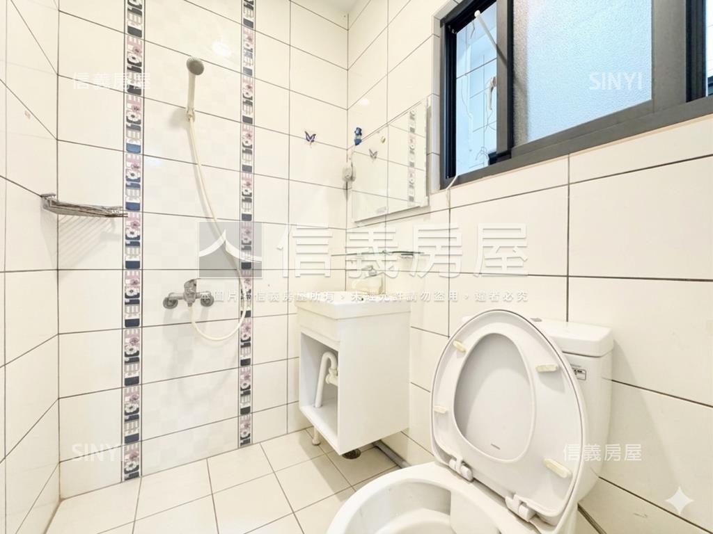 專任★近沙鹿高工臨路透天房屋室內格局與周邊環境