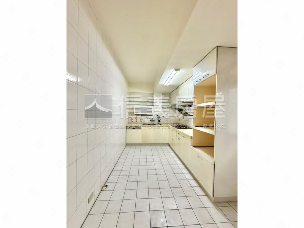 中正路靜巷邊間美寓房屋室內格局與周邊環境
