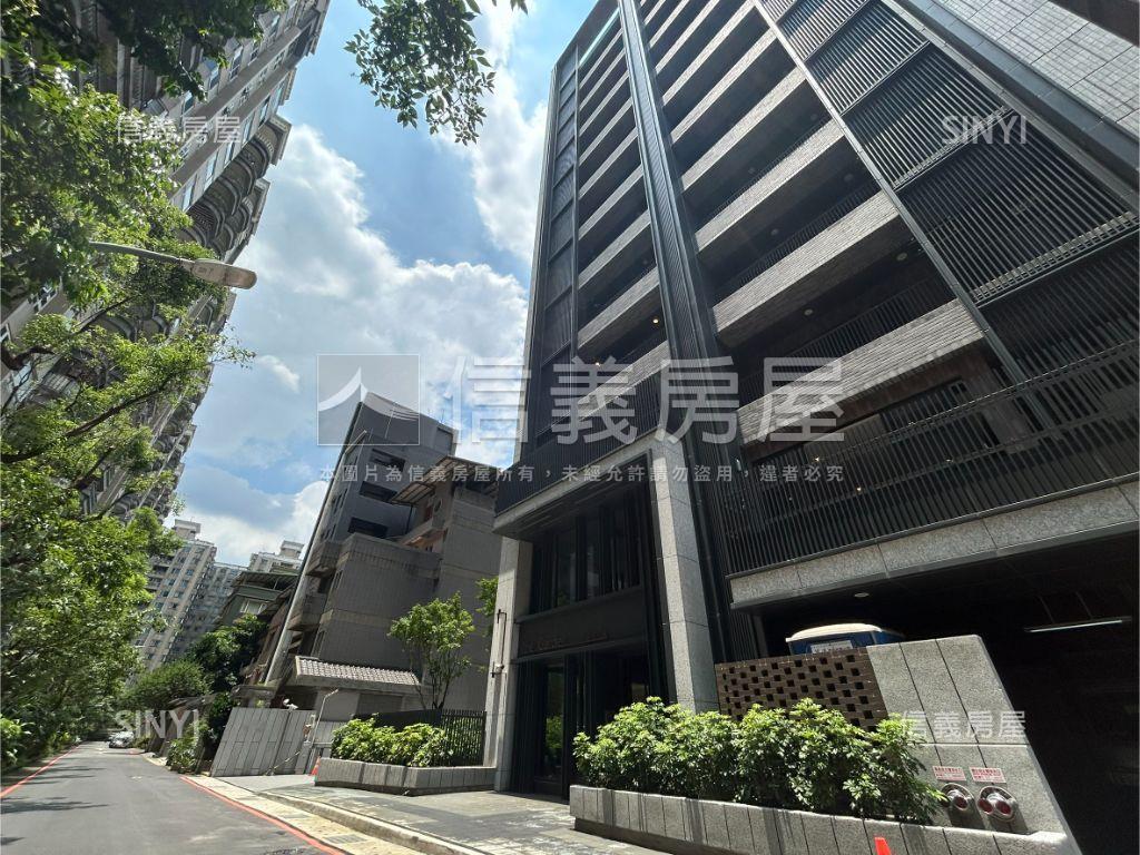 中央新村美兩房坡平車位房屋室內格局與周邊環境